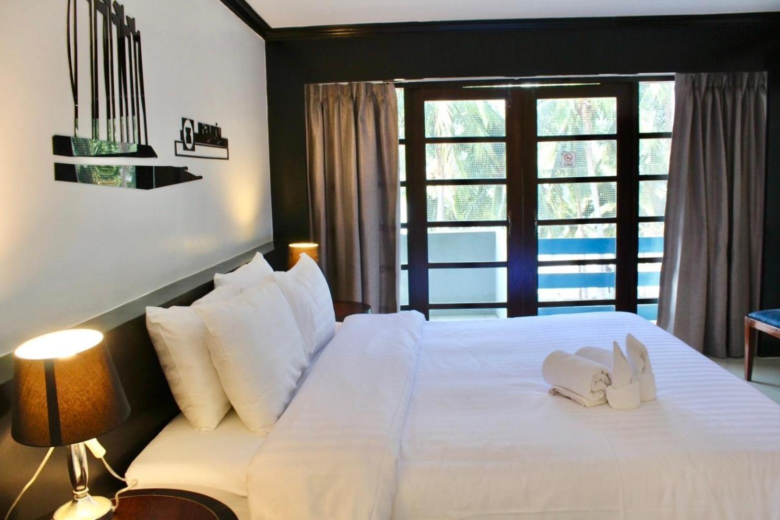 S2 Hotel - Sha Plus Certified Bang Saen Exterior photo