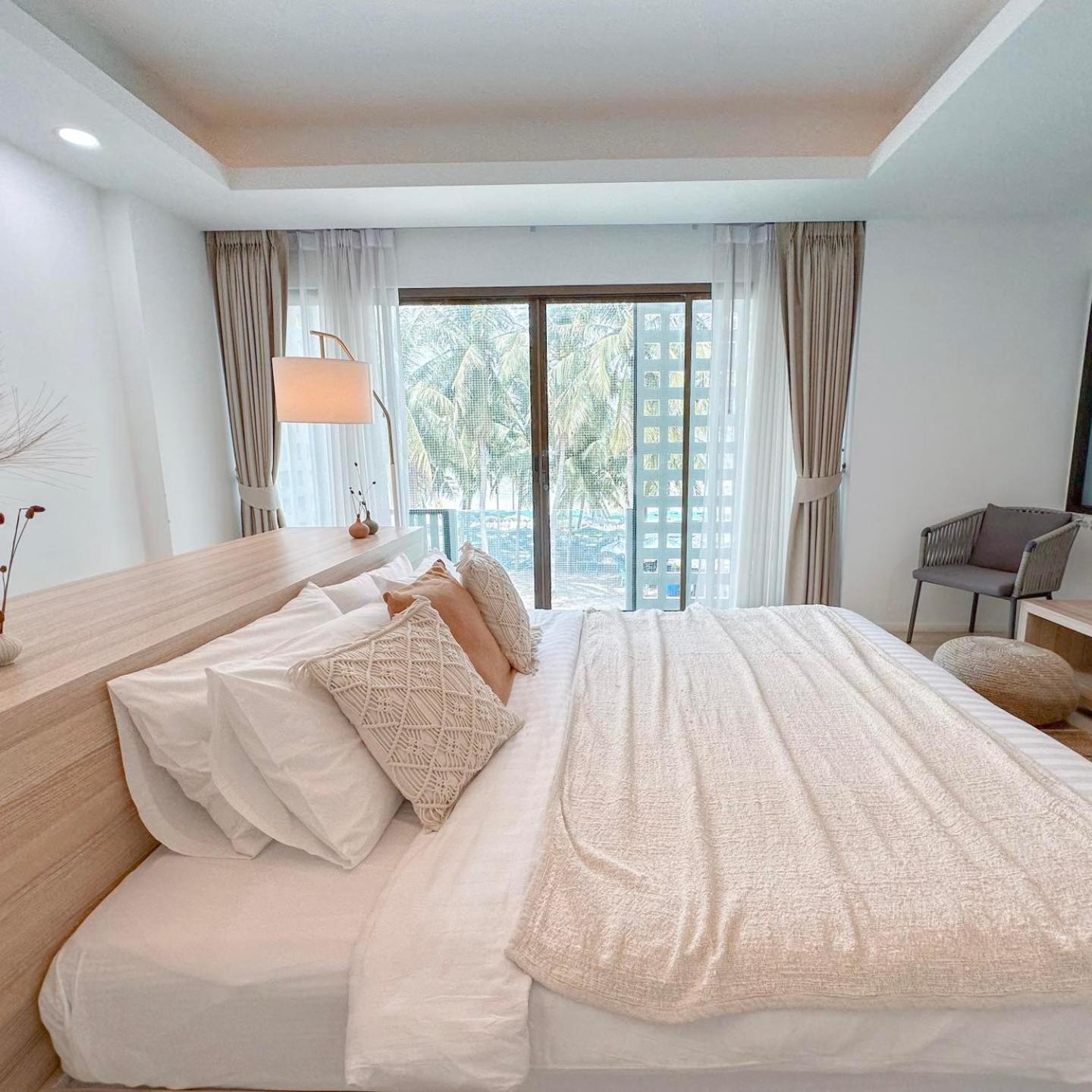 S2 Hotel - Sha Plus Certified Bang Saen Exterior photo