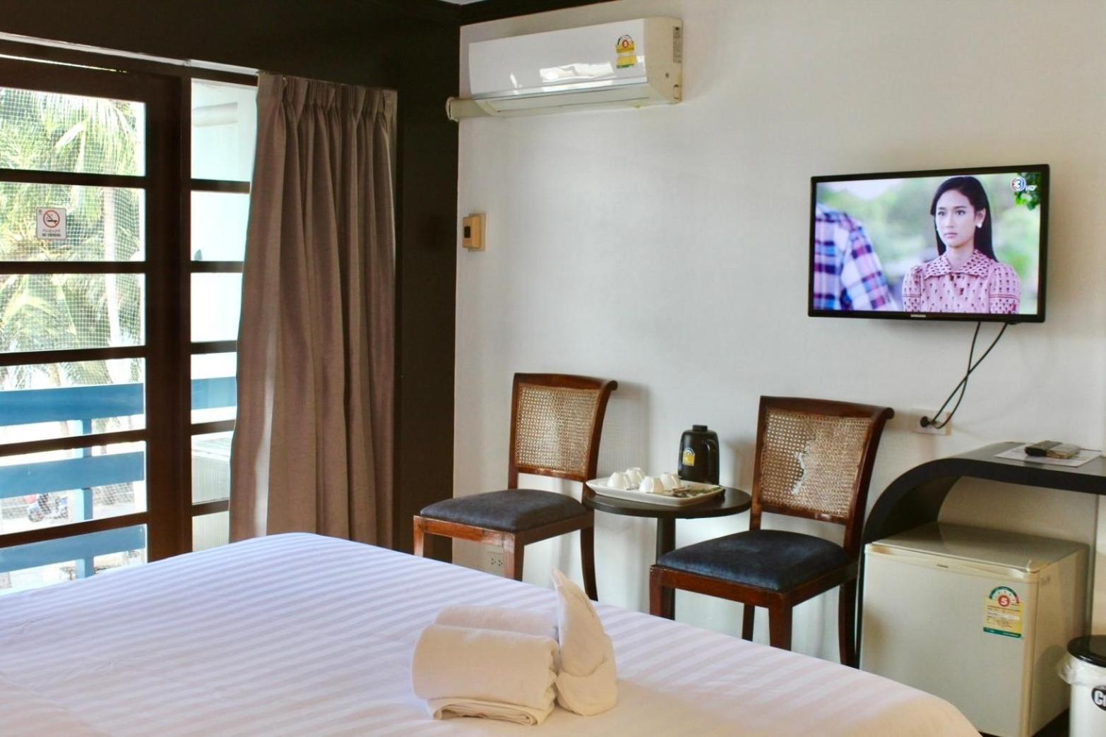 S2 Hotel - Sha Plus Certified Bang Saen Exterior photo